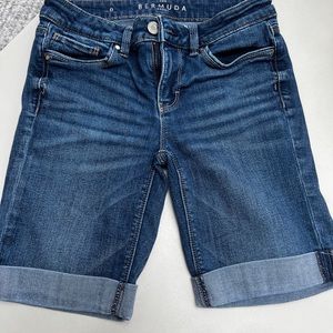 White House black market Bermuda shorts size 0.